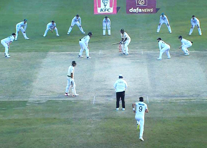 England Defeats Pakistan by 74 runs