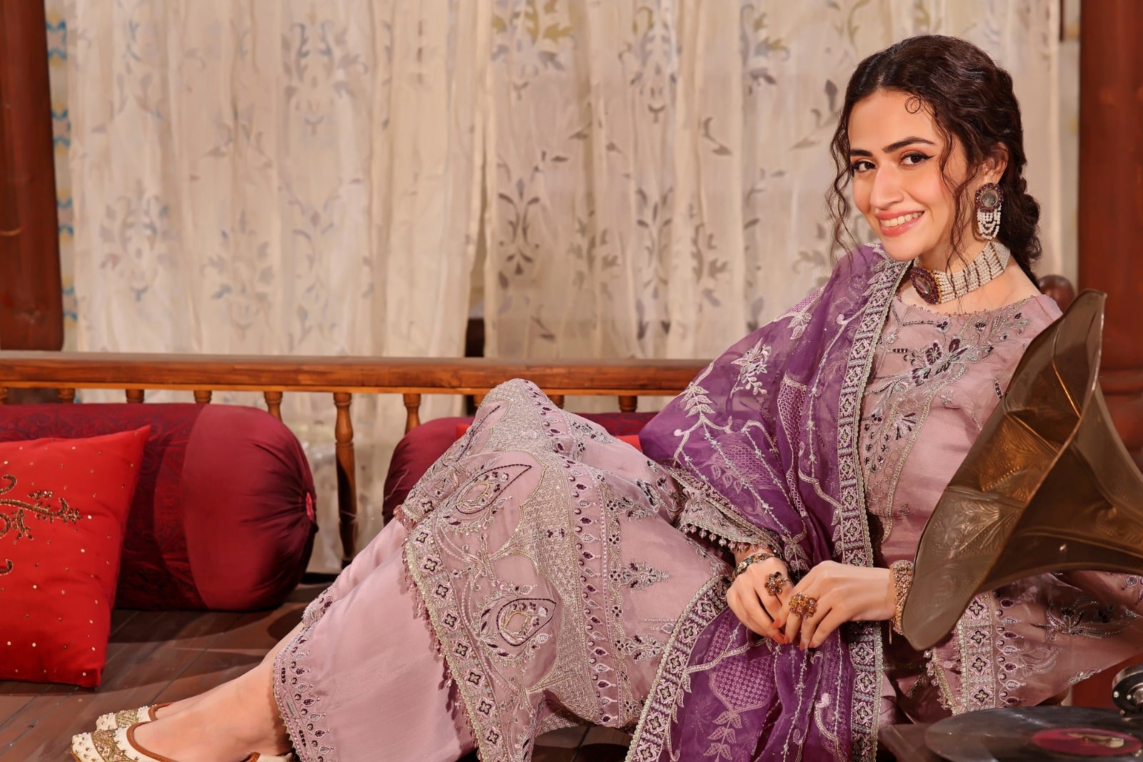 Sana Javed's Ethnic Fashion: A Jaw-Dropping Style Saga - Fashion Times